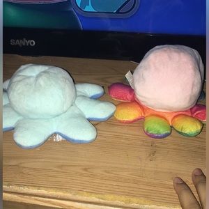 Revers-able plush octopuses